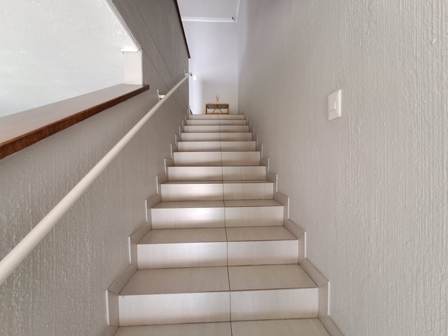 2 Bedroom Property for Sale in Brackenhurst Gauteng