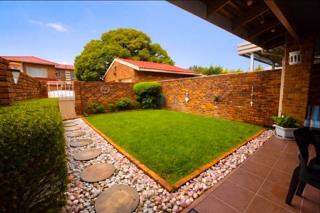 2 Bedroom Property for Sale in Brackenhurst Gauteng