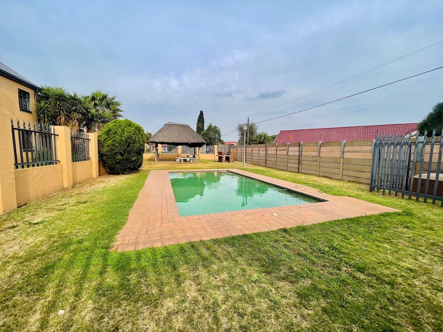 3 Bedroom Property for Sale in Albemarle Gauteng