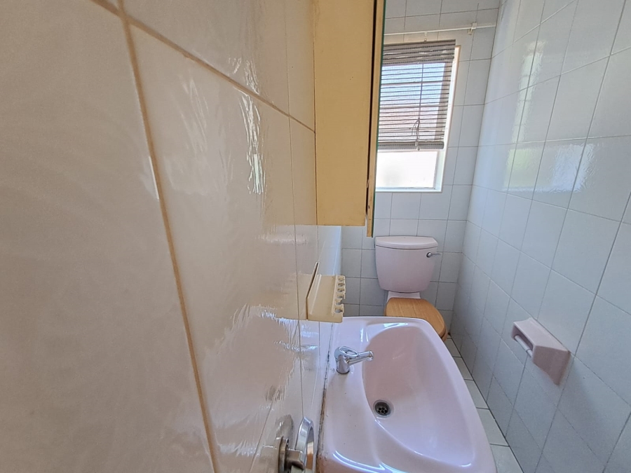 2 Bedroom Property for Sale in Verwoerdpark Gauteng
