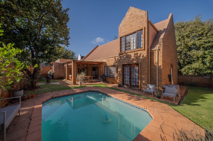 3 Bedroom Property for Sale in Faerie Glen Gauteng