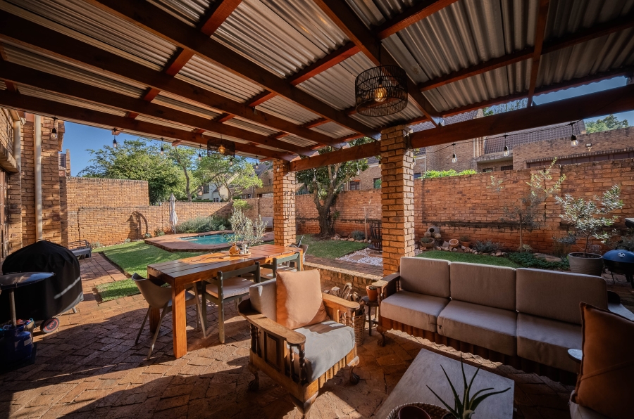 3 Bedroom Property for Sale in Faerie Glen Gauteng