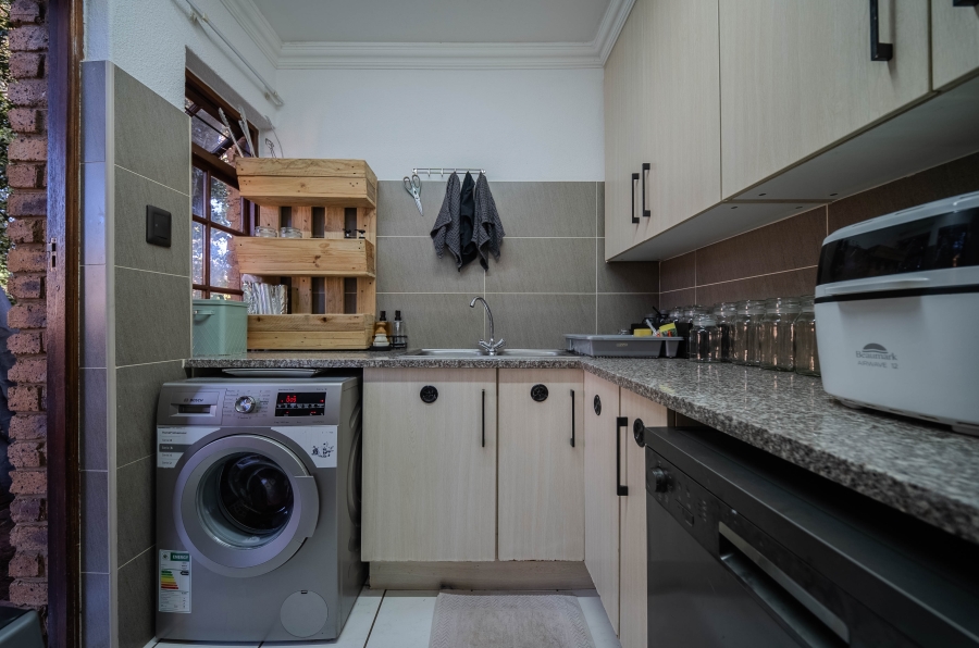 3 Bedroom Property for Sale in Faerie Glen Gauteng