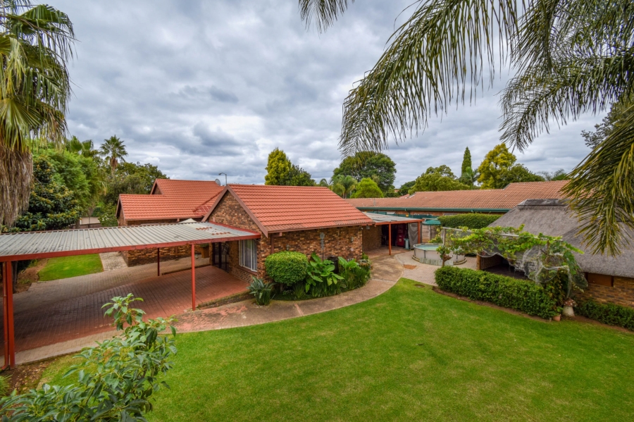 3 Bedroom Property for Sale in Garsfontein Gauteng
