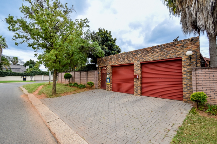 3 Bedroom Property for Sale in Garsfontein Gauteng