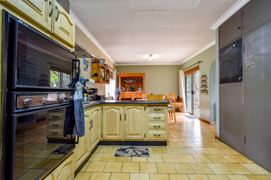 3 Bedroom Property for Sale in Garsfontein Gauteng