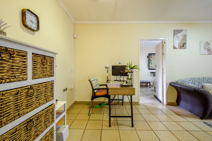3 Bedroom Property for Sale in Garsfontein Gauteng
