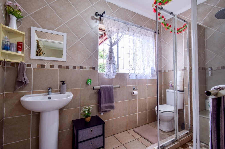 3 Bedroom Property for Sale in Garsfontein Gauteng