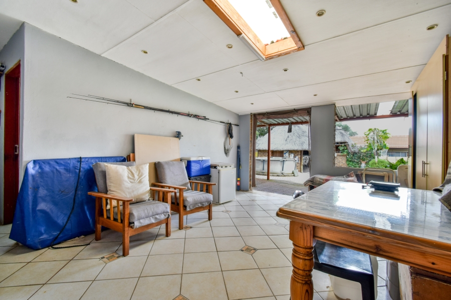 3 Bedroom Property for Sale in Garsfontein Gauteng