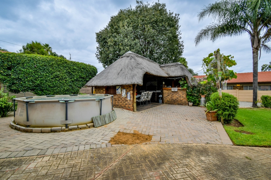 3 Bedroom Property for Sale in Garsfontein Gauteng