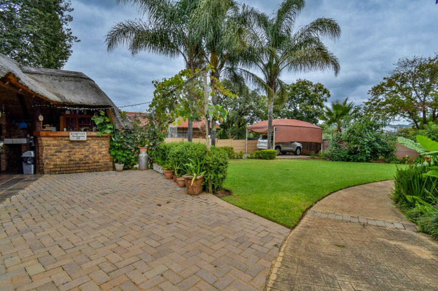 3 Bedroom Property for Sale in Garsfontein Gauteng