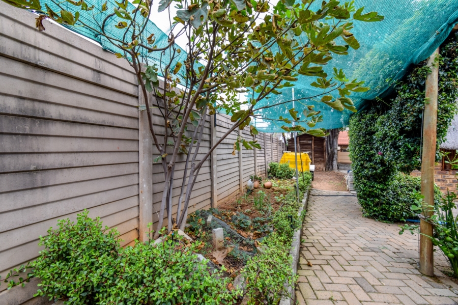 3 Bedroom Property for Sale in Garsfontein Gauteng