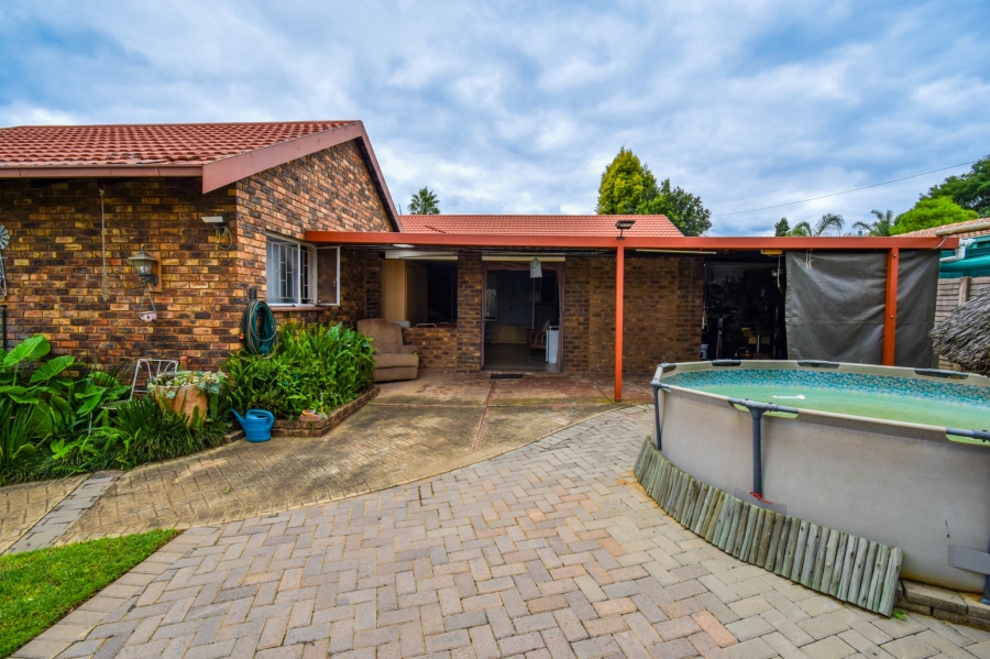 3 Bedroom Property for Sale in Garsfontein Gauteng