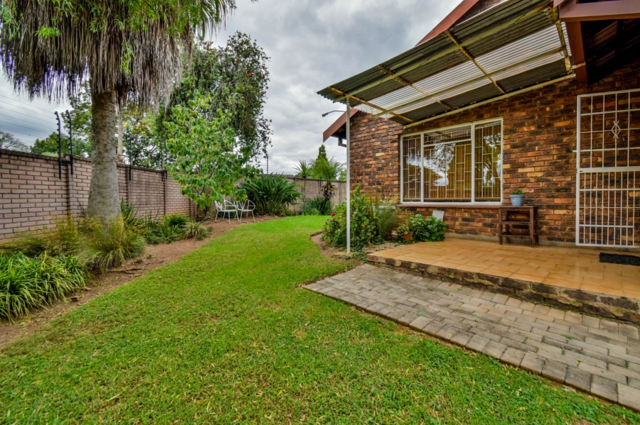 3 Bedroom Property for Sale in Garsfontein Gauteng