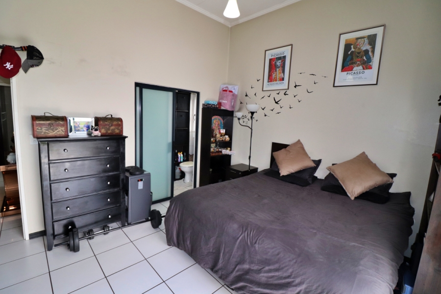 2 Bedroom Property for Sale in Greenstone Hill Gauteng