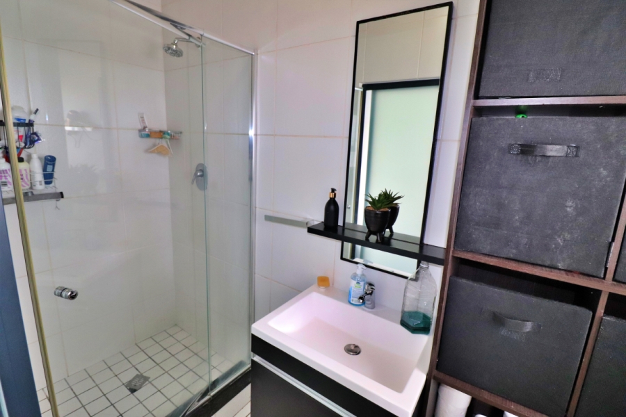 2 Bedroom Property for Sale in Greenstone Hill Gauteng