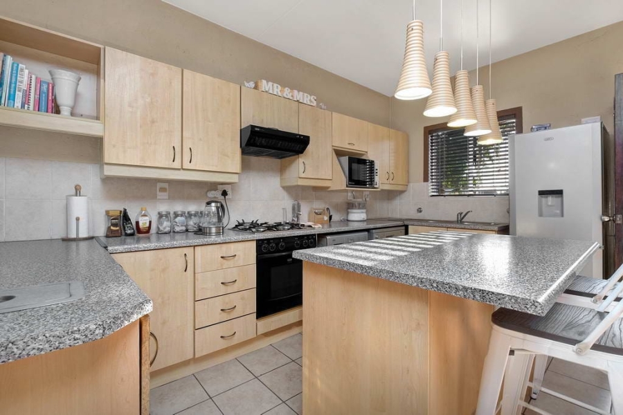 3 Bedroom Property for Sale in Greenstone Hill Gauteng