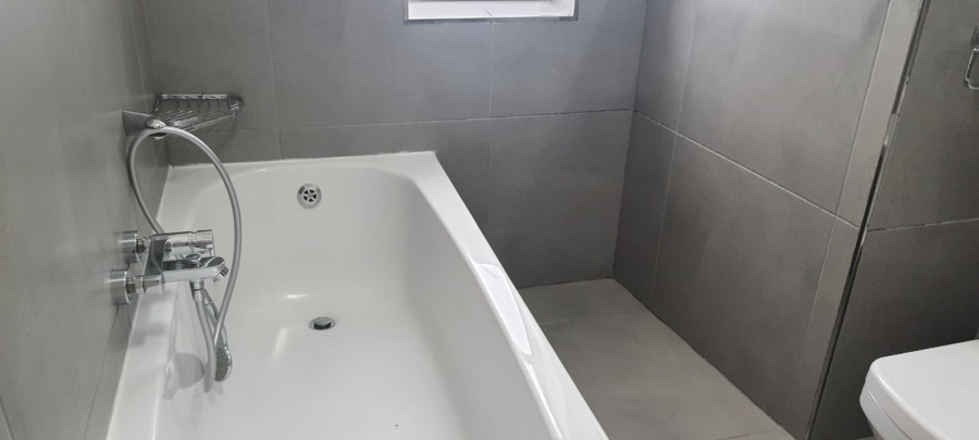 To Let 2 Bedroom Property for Rent in Bryanston Gauteng