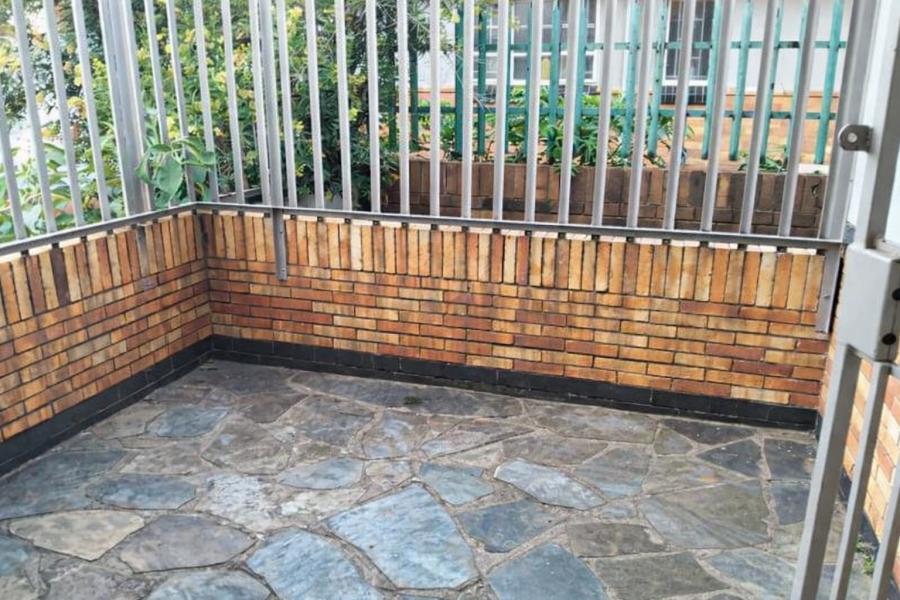 3 Bedroom Property for Sale in Linmeyer Gauteng
