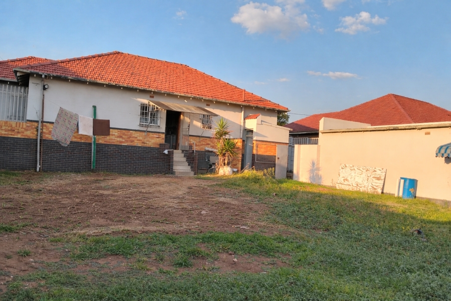 3 Bedroom Property for Sale in Linmeyer Gauteng