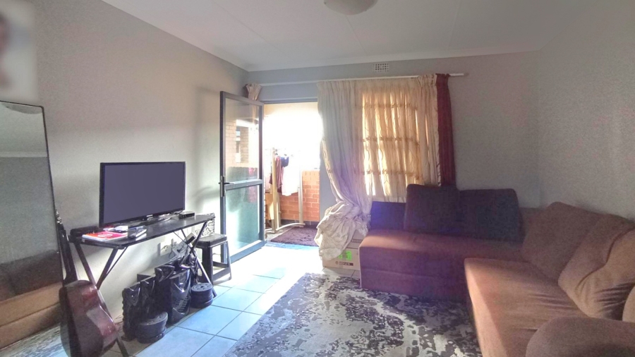 2 Bedroom Property for Sale in Heuweloord Gauteng
