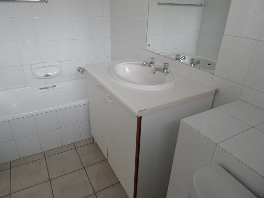 1 Bedroom Property for Sale in Rembrandt Park Gauteng