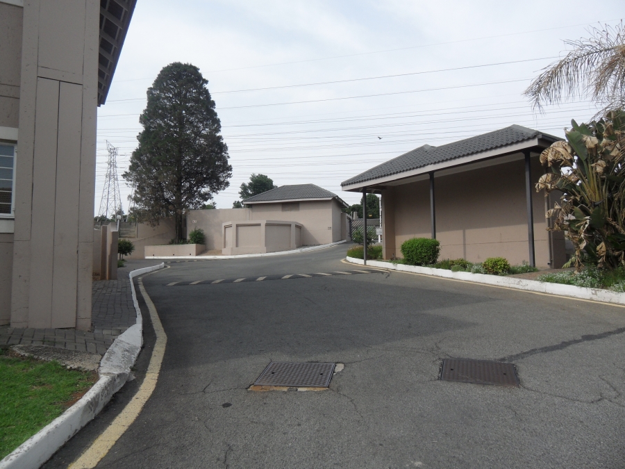 1 Bedroom Property for Sale in Rembrandt Park Gauteng