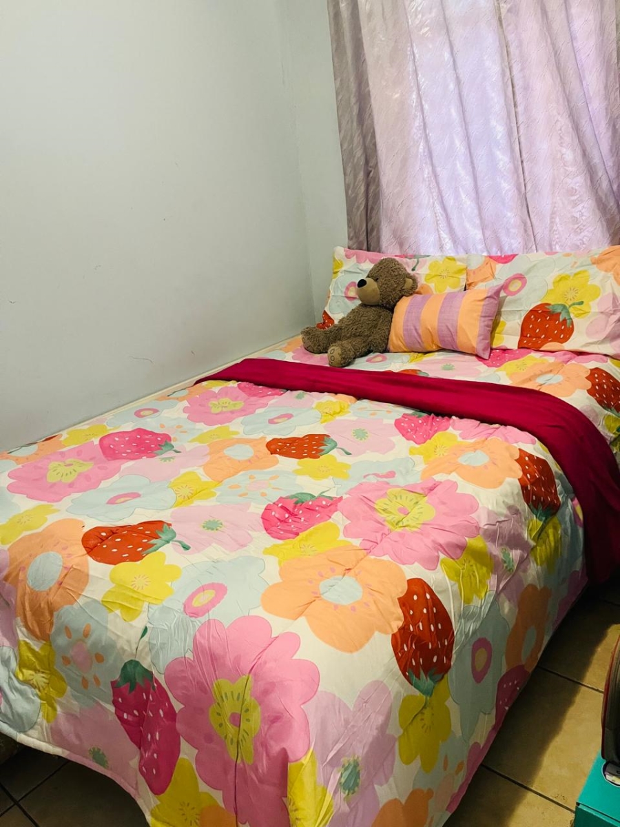 To Let 2 Bedroom Property for Rent in Fleurhof Gauteng