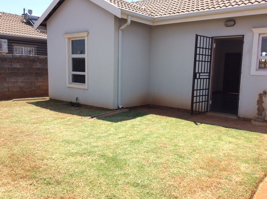 To Let 2 Bedroom Property for Rent in Protea Glen Gauteng