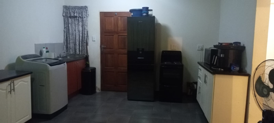 To Let 2 Bedroom Property for Rent in Protea Glen Gauteng
