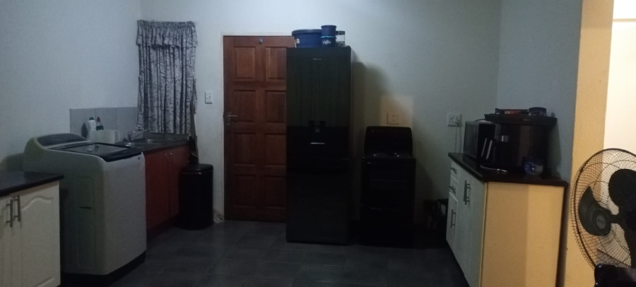 To Let 2 Bedroom Property for Rent in Protea Glen Gauteng