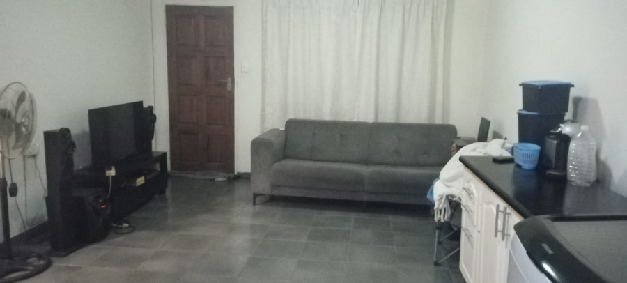 To Let 2 Bedroom Property for Rent in Protea Glen Gauteng