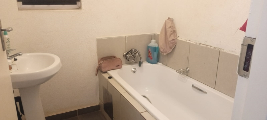 To Let 2 Bedroom Property for Rent in Protea Glen Gauteng