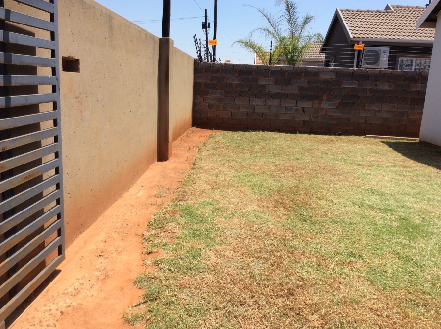 To Let 2 Bedroom Property for Rent in Protea Glen Gauteng