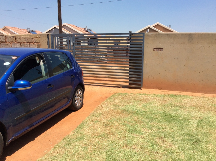 To Let 2 Bedroom Property for Rent in Protea Glen Gauteng