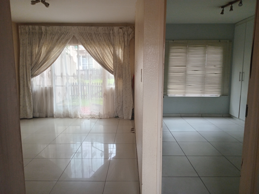 1 Bedroom Property for Sale in Rembrandt Park Gauteng