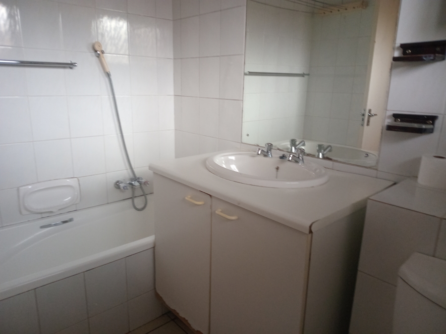1 Bedroom Property for Sale in Rembrandt Park Gauteng