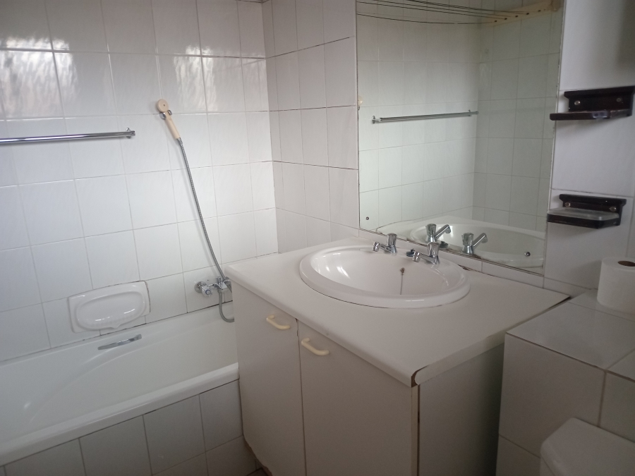 1 Bedroom Property for Sale in Rembrandt Park Gauteng