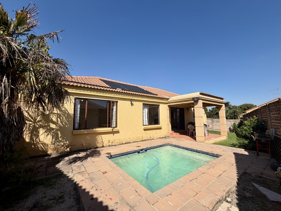 3 Bedroom Property for Sale in Barbeque Downs Gauteng