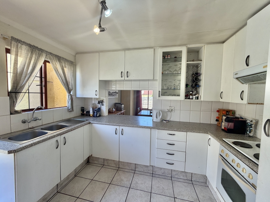 3 Bedroom Property for Sale in Barbeque Downs Gauteng