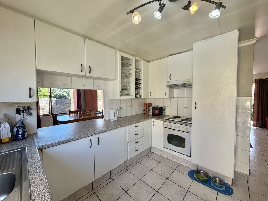 3 Bedroom Property for Sale in Barbeque Downs Gauteng