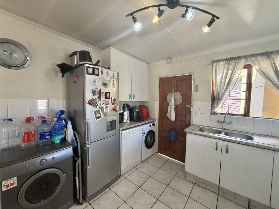 3 Bedroom Property for Sale in Barbeque Downs Gauteng