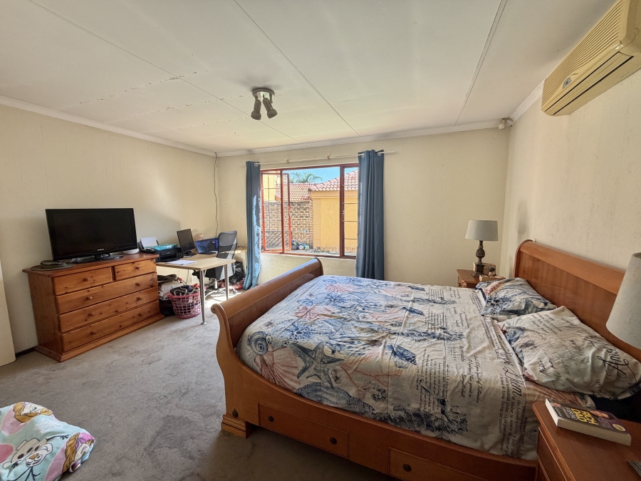 3 Bedroom Property for Sale in Barbeque Downs Gauteng