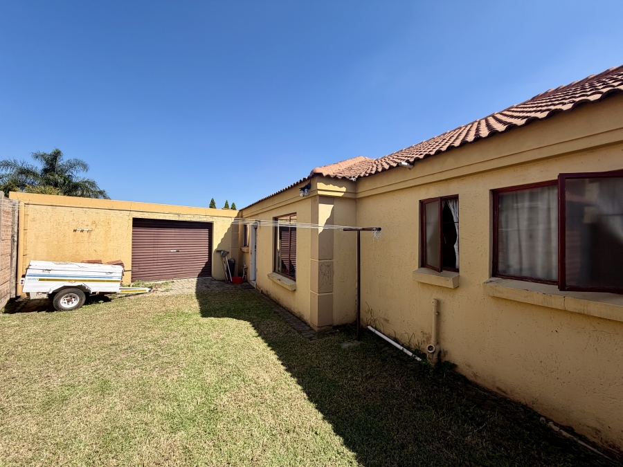 3 Bedroom Property for Sale in Barbeque Downs Gauteng