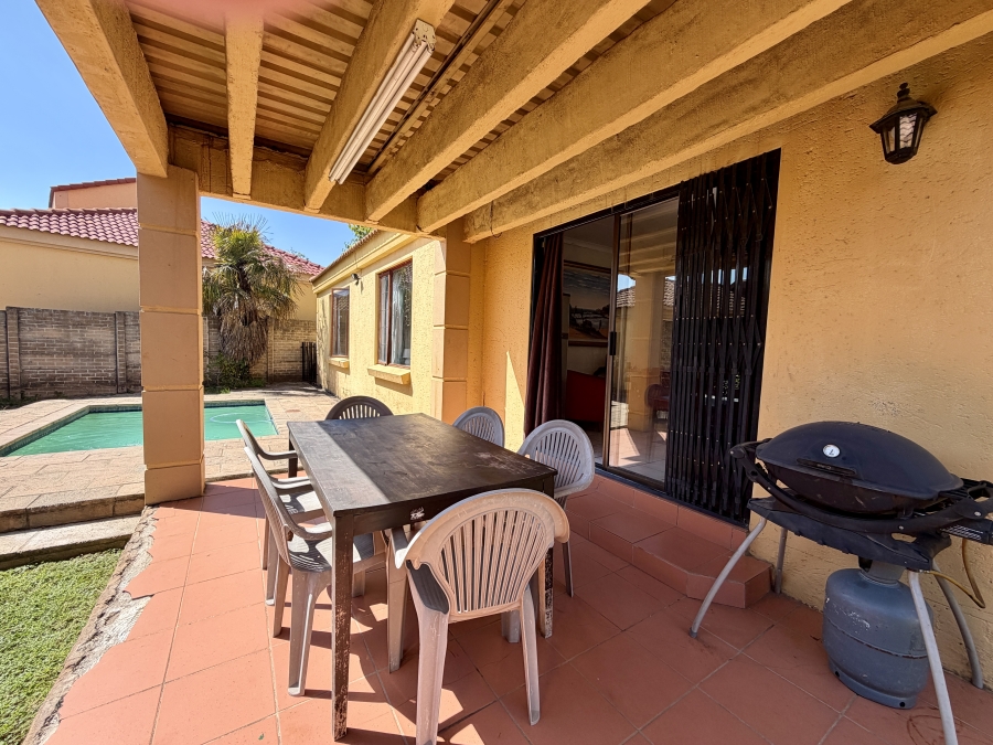 3 Bedroom Property for Sale in Barbeque Downs Gauteng