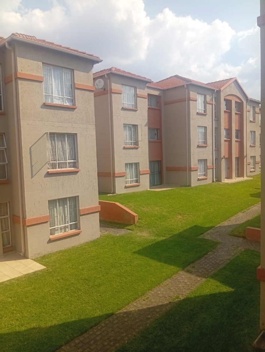 1 Bedroom Property for Sale in Ormonde View Gauteng