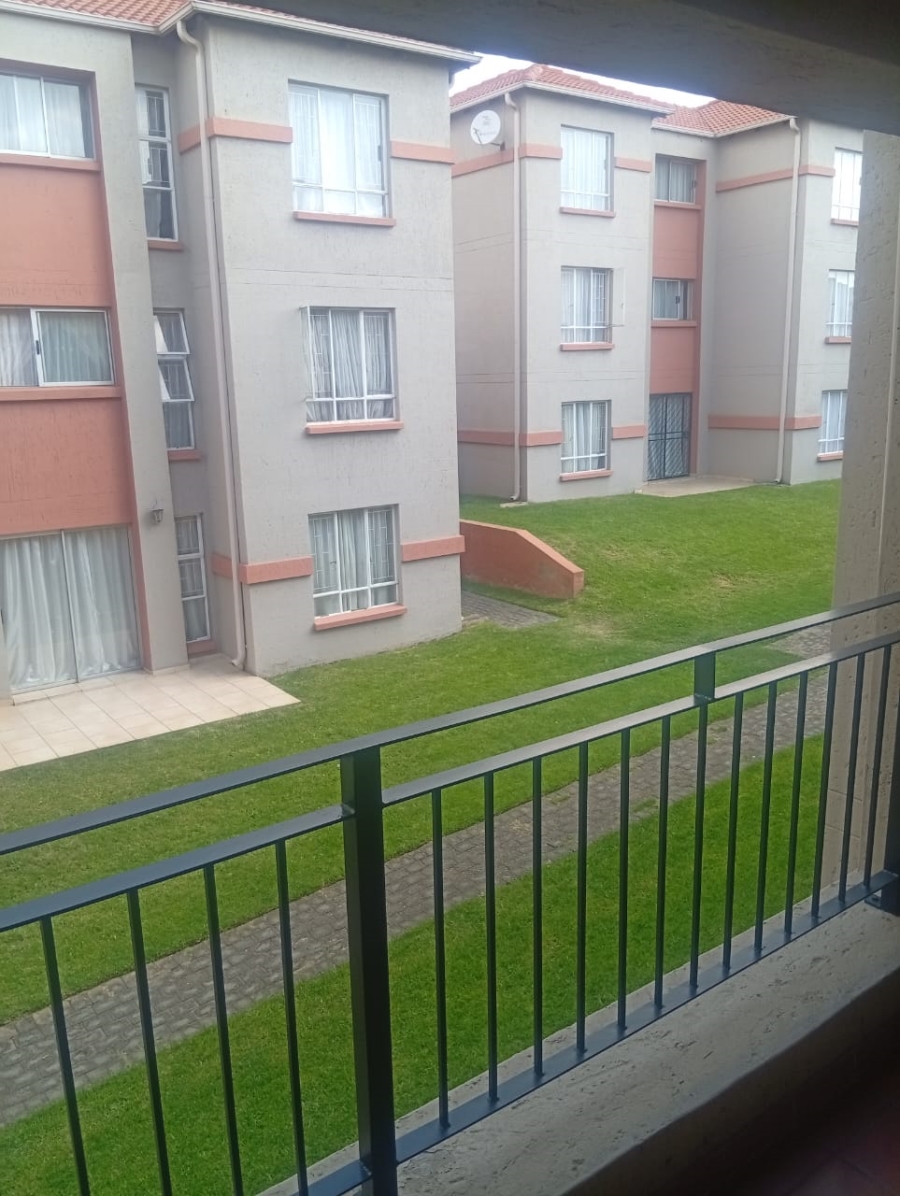 1 Bedroom Property for Sale in Ormonde View Gauteng