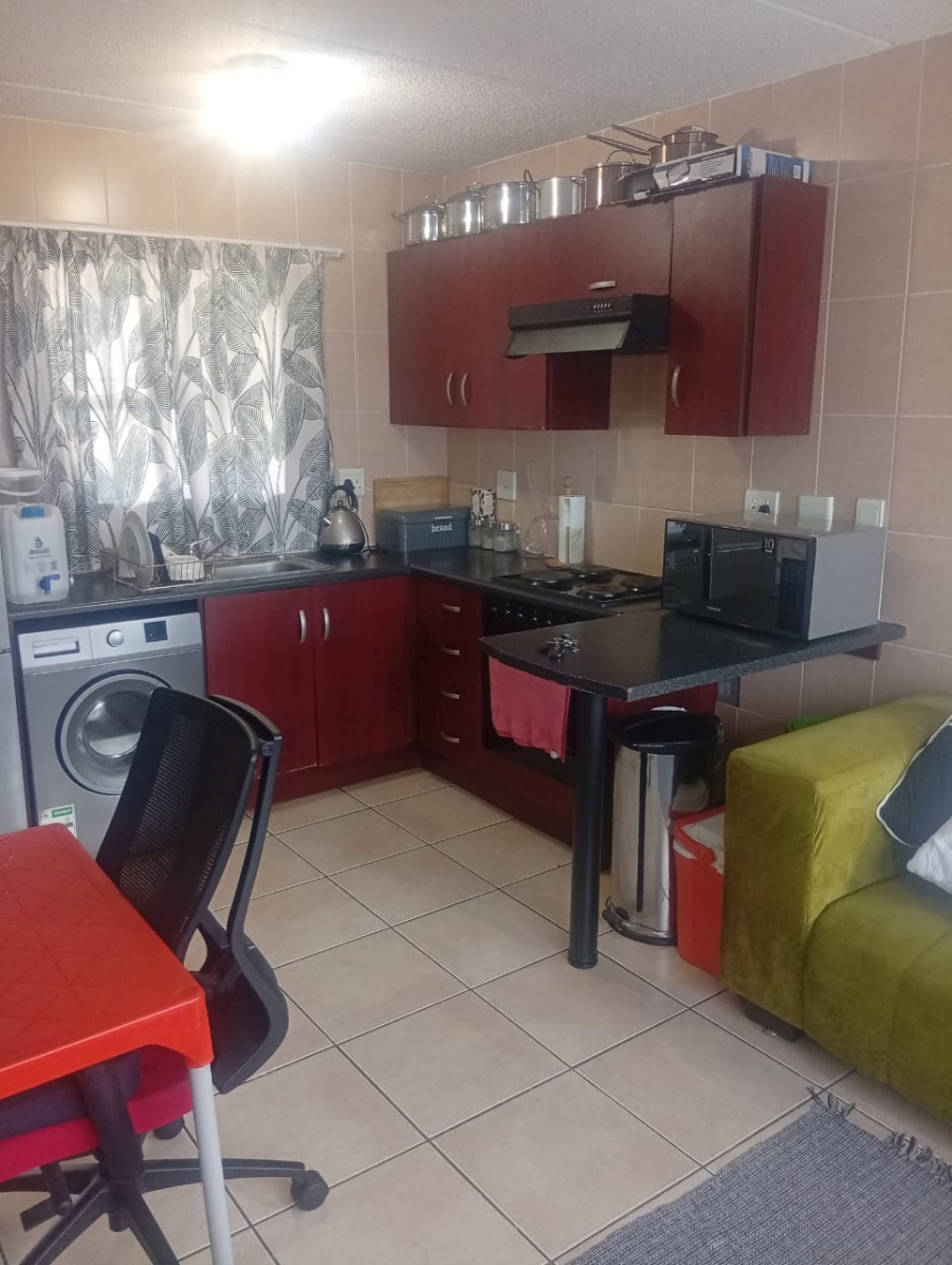 1 Bedroom Property for Sale in Ormonde View Gauteng