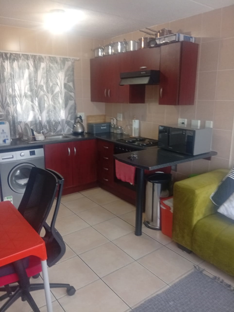 1 Bedroom Property for Sale in Ormonde View Gauteng