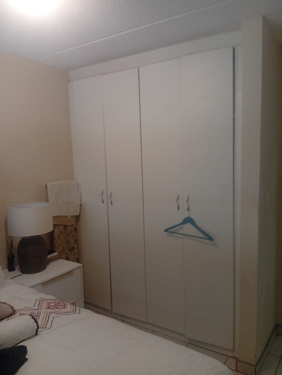 1 Bedroom Property for Sale in Ormonde View Gauteng